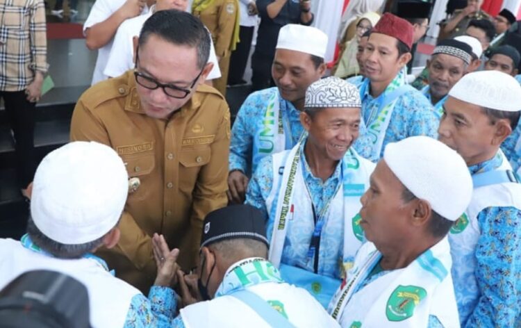 Wagub Kaltim Lepas Kloter Perdana Program Umrah Gratis dan Perjalanan Religi Penjaga Rumah Ibadah