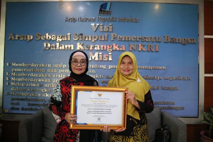 Pemkot Bontang Raih Penghargaan Penyelenggaraan Kearsipan Terbaik dari ANRI