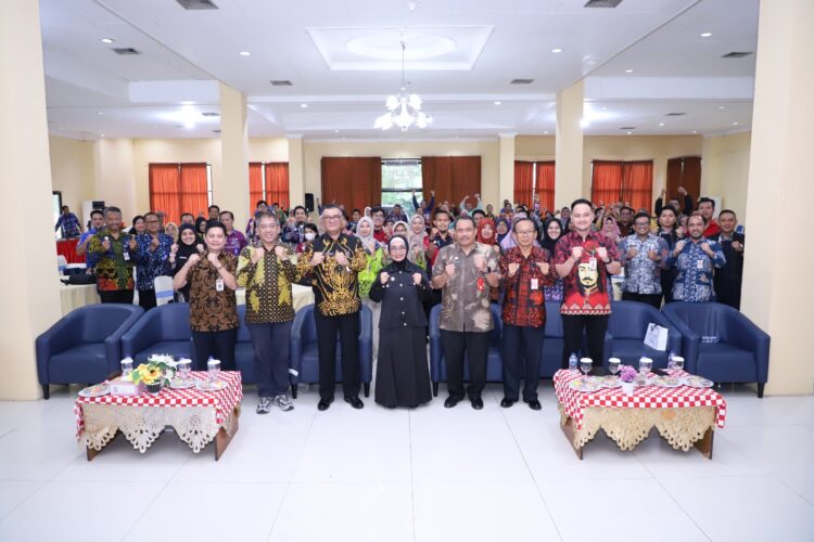 Neni Resmi Tutup Bimtek dan Asistensi Penyusunan LPPD Tahun 2025