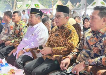 Buka Pesta Adat Pelas Tanah ke-10, Wabup: Pemuda Jaga Warisan Budaya